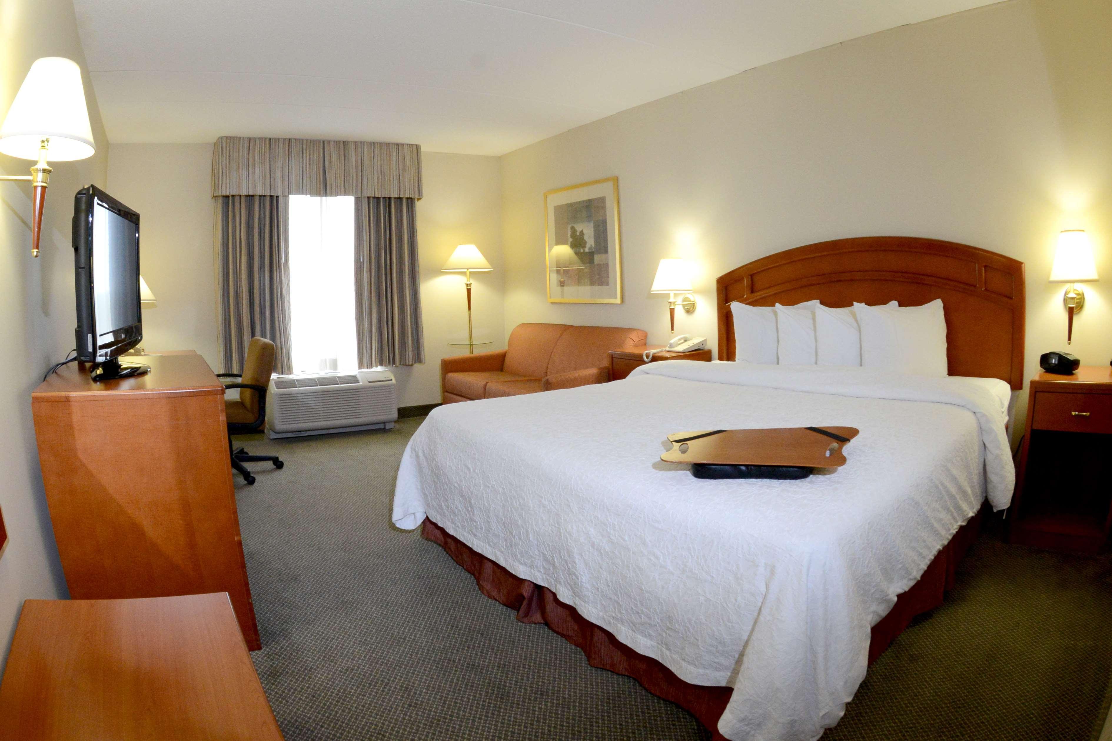 Hampton Inn & Suites By Hilton Γουίντσορ Εξωτερικό φωτογραφία