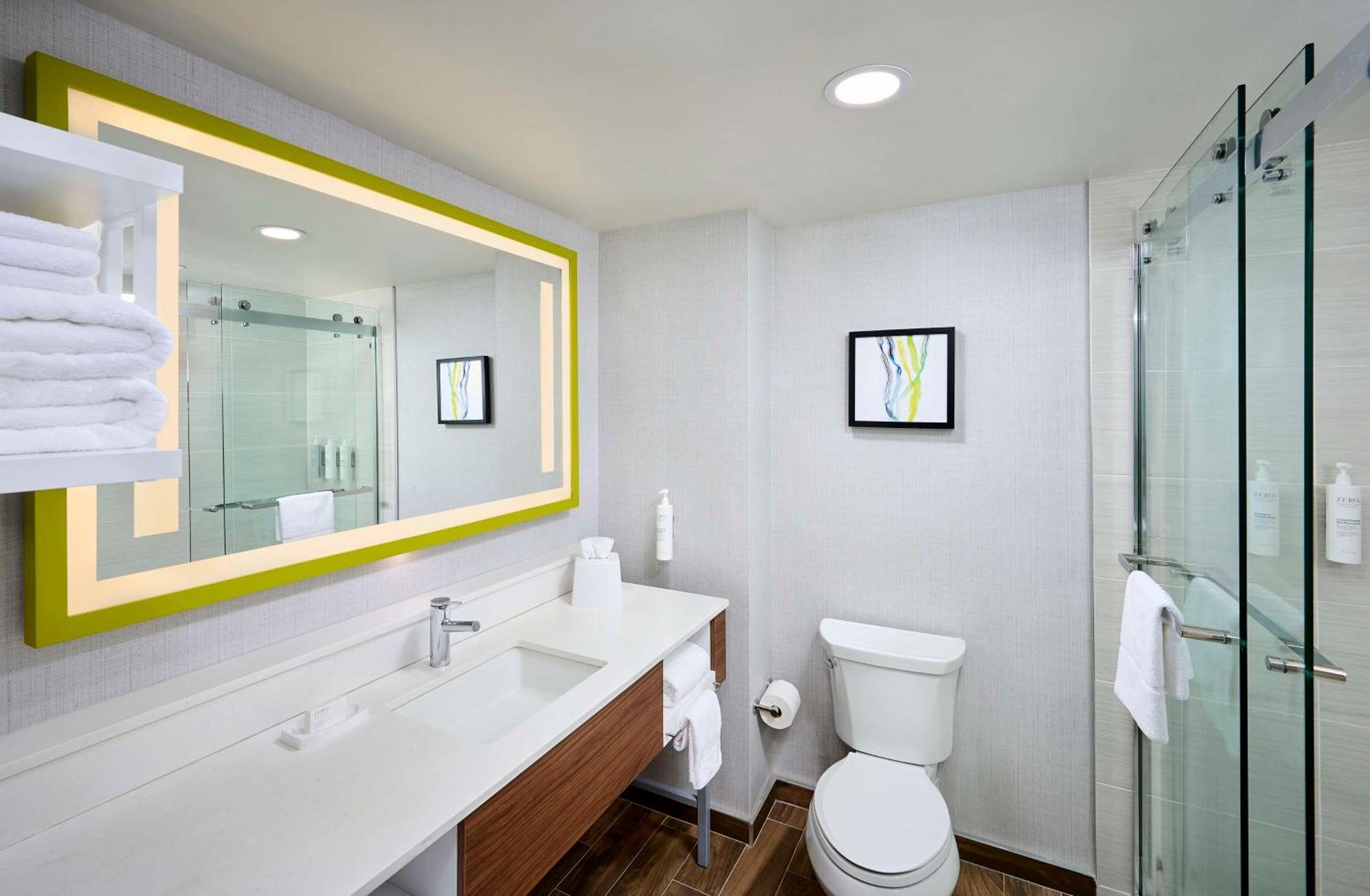 Hampton Inn & Suites By Hilton Γουίντσορ Εξωτερικό φωτογραφία